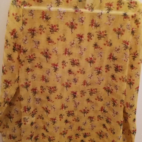 Women's blouse - Picture 2 of 5